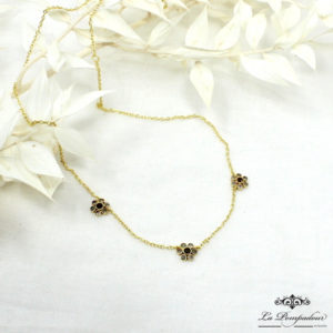 Collier fleurs. MJ